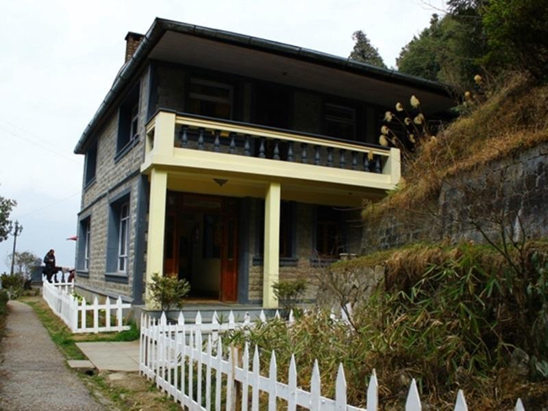 Rhododendron Hotel Darjeeling  Exterior photo