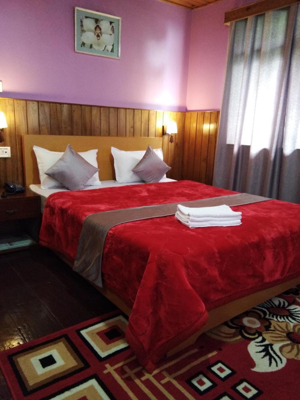 Rhododendron Hotel Darjeeling  Exterior photo